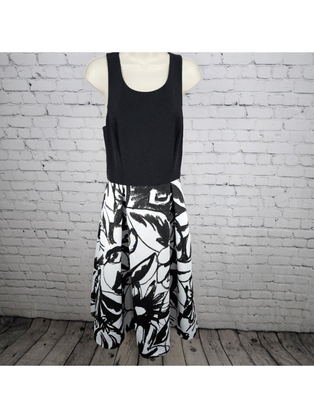White House Black Market Sleeveless Floral Crossback Pleated A-Line Midi Dress 8
